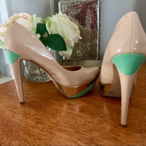 EUC Jessica Simpson Platform Pumps Nude Size 8